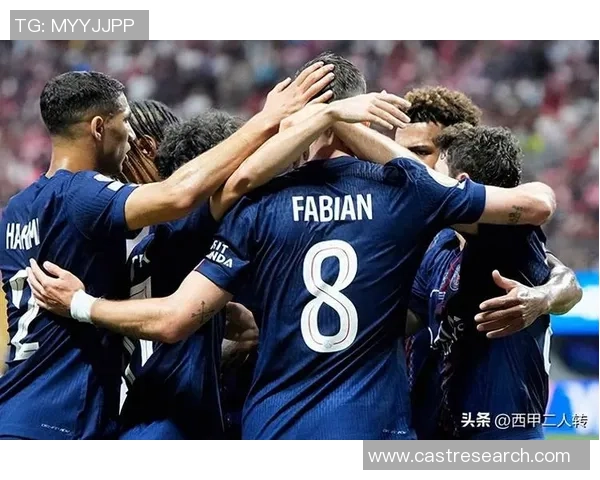 西甲激情对决巴黎圣日耳曼大胜里昂引发全场狂欢与热议