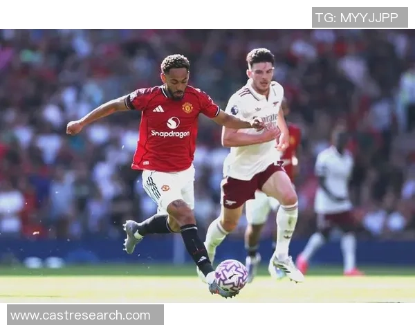 欧联杯阿森纳大胜多特蒙德争议判罚引发全场热议与球迷怒火