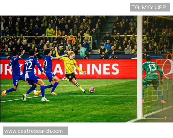 英超激战：尤文图斯逆转巴萨乌龙球成比赛转折点全场沸腾