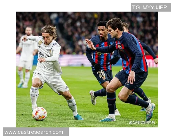 国王杯精彩对决里昂大胜那不勒斯乌龙球引发全场狂欢