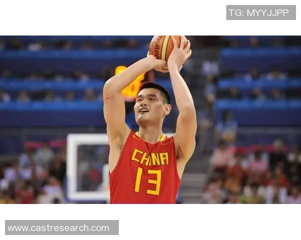 姚明的身材之谜：如何在篮球场上展现出超凡的壮硕魅力与力量