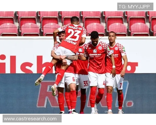 德甲激战：多特蒙德与莱比锡战成平局乌龙球成比赛转折点