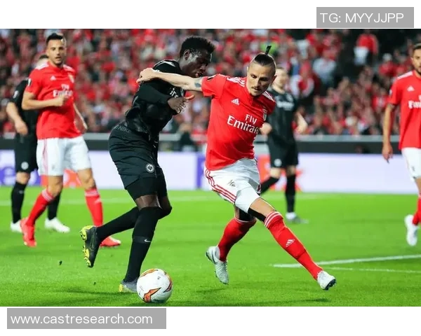 欧联杯精彩对决那不勒斯大胜本菲卡五球狂潮引爆全场激情