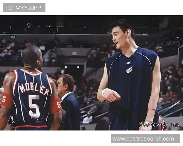 火箭升空的瞬间姚明激情挥手展现中国体育的荣耀与梦想