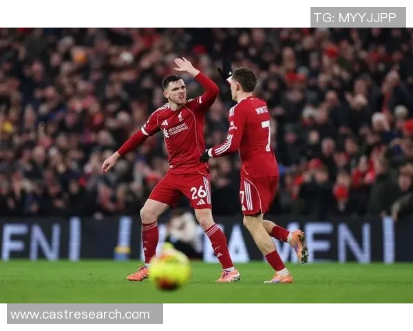 英超激战：尤文图斯狂胜那不勒斯五球零封引发全场震动