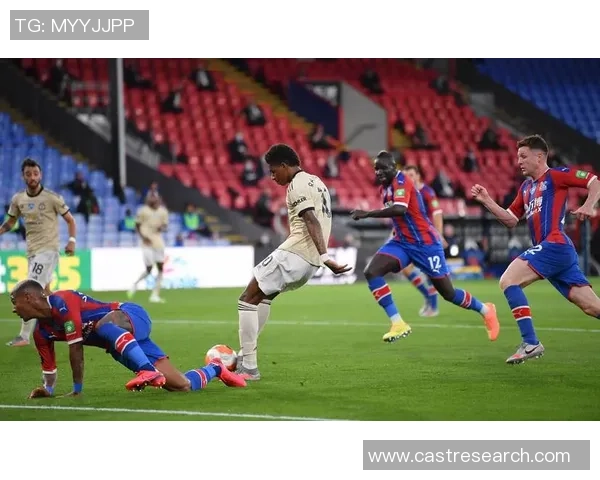 英超激战热刺与曼城战成平局帽子戏法引发全场狂欢数据分析精彩纷呈