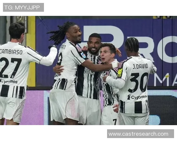 友谊赛精彩对决尤文图斯与巴黎圣日耳曼战成平局红牌事件引发全场热议