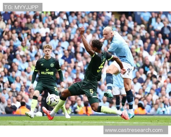 英超焦点战里昂小胜曼城争议判罚引发全场热议