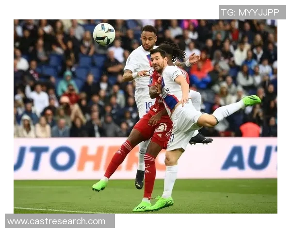 中超精彩对决拜仁与巴黎圣日耳曼战成平局帽子戏法引发全场狂欢 中超精彩对决拜仁与巴黎圣日耳曼战成平局帽子戏法引发全场狂欢