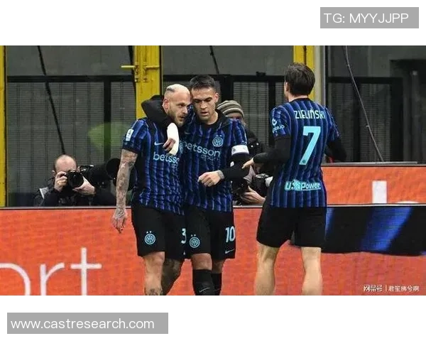 国米友谊赛逆转那不勒斯帽子戏法引发争议判罚全场沸腾