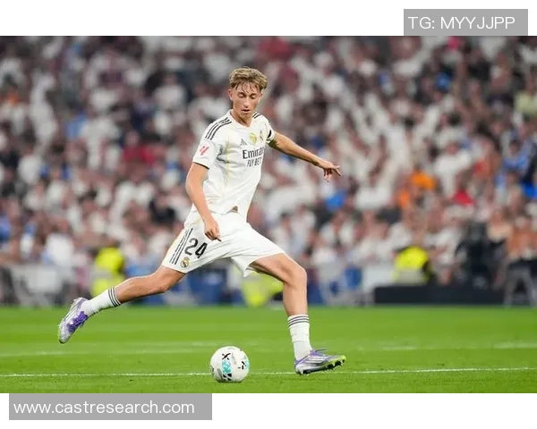 国王杯激战皇马险胜波尔图红牌争议引发全场热议与激情 国王杯激战皇马险胜波尔图红牌争议引发全场热议与激情