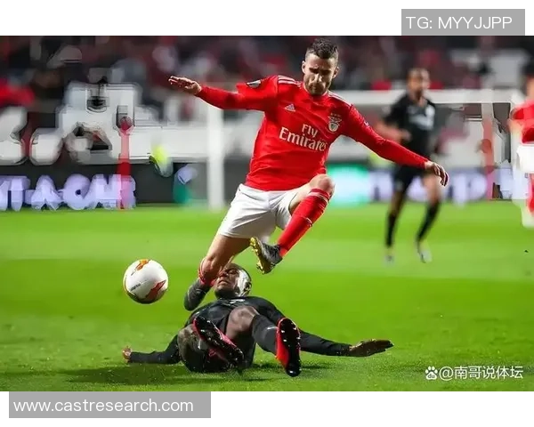 欧冠激战:本菲卡顽强逼平AC米兰全场沸腾瞬间回顾 欧冠激战:本菲卡顽强逼平AC米兰全场沸腾瞬间回顾