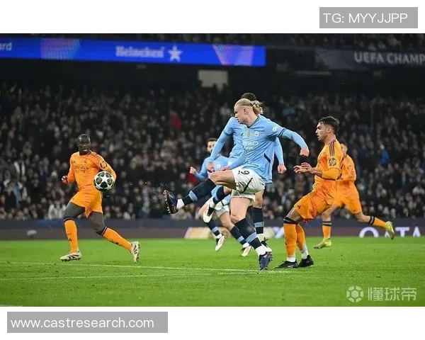 欧冠激战:曼联与皇马战成平局数据分析揭示比赛精彩瞬间 欧冠激战:曼联与皇马战成平局数据分析揭示比赛精彩瞬间
