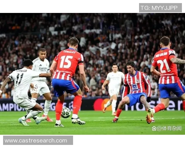 德甲激战AC米兰3-0战胜皇马乌龙球引发争议判罚全场沸腾