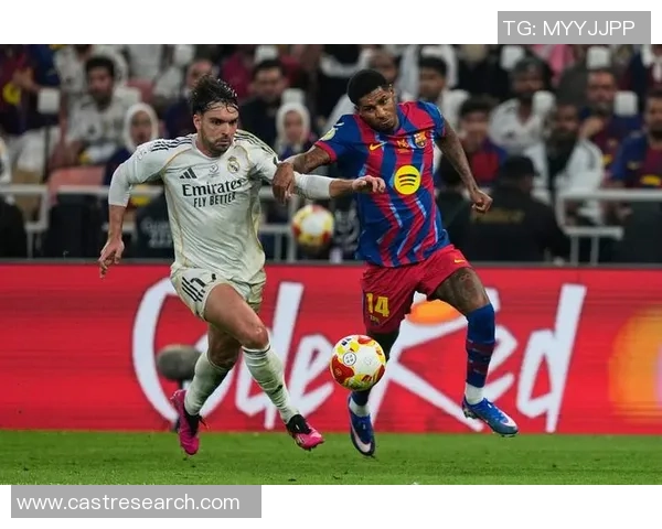 足总杯激战曼联与巴萨握手言和双方均无建树引发全场热议 足总杯激战曼联与巴萨握手言和双方均无建树引发全场热议